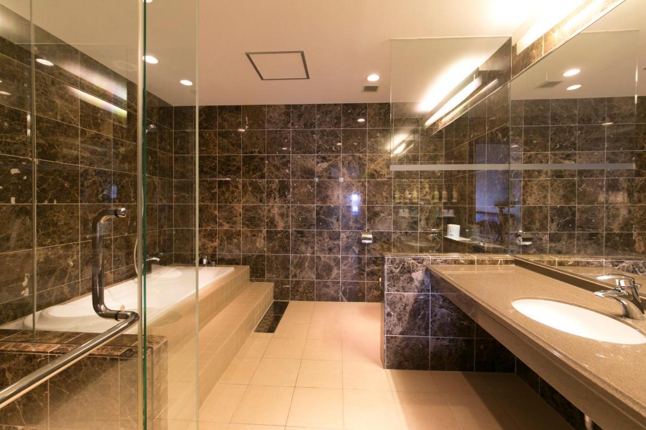 นะกะโนะชิมะ พลาซา Hotel โอซาก้า ภายนอก รูปภาพ